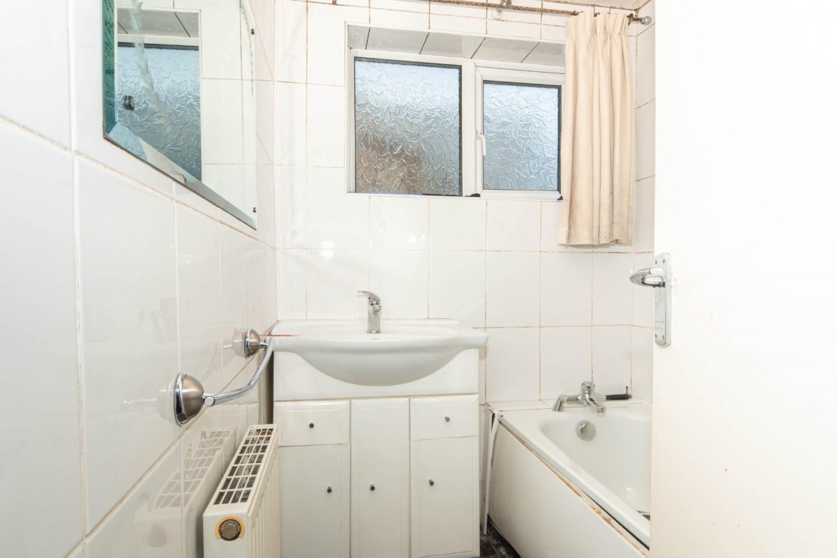 Chatsworth Crescent, Pudsey, Leeds, LS28 8LB