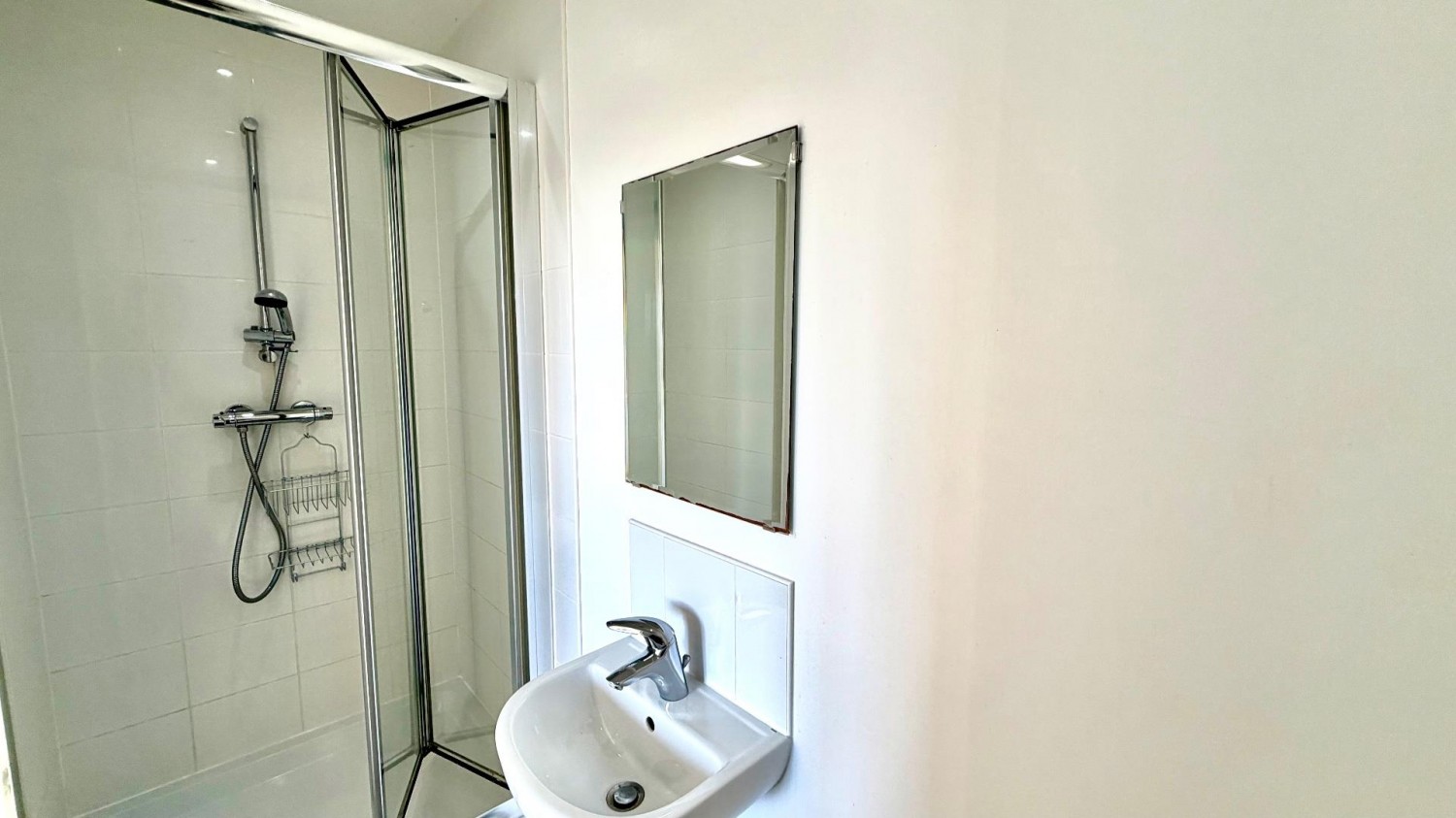 Dumolos Lane, Glascote