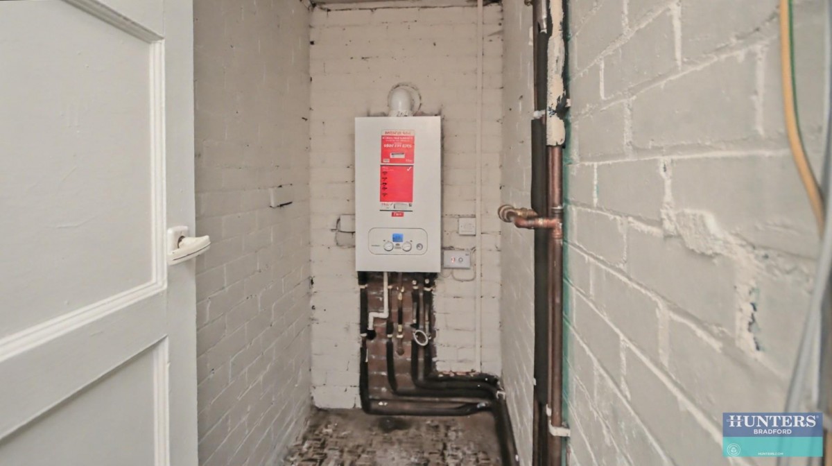 Crossdale Avenue Bradford, West Yorkshire, BD6 2AS