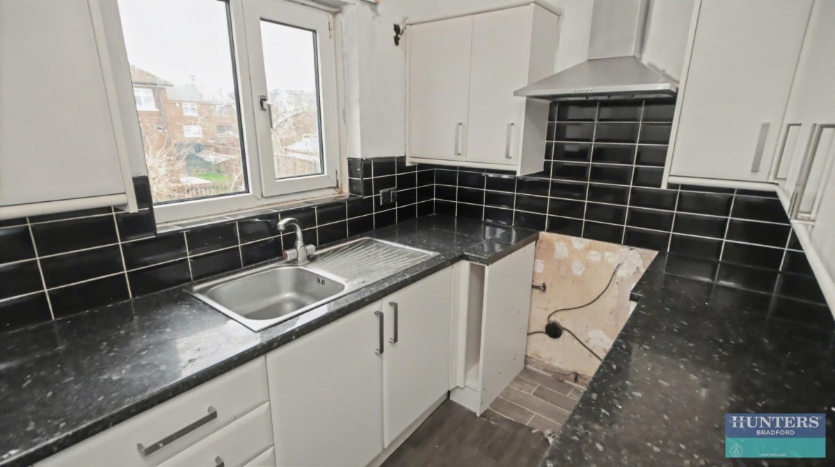 Crossdale Avenue Bradford, West Yorkshire, BD6 2AS