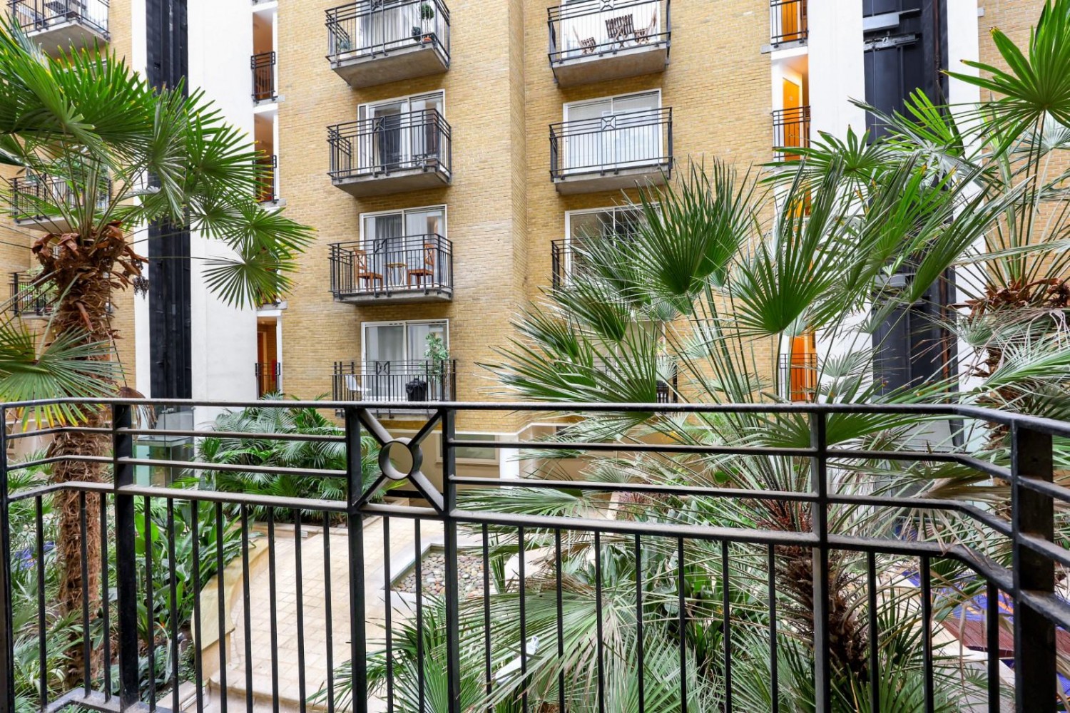 High Timber Street, London, EC4V