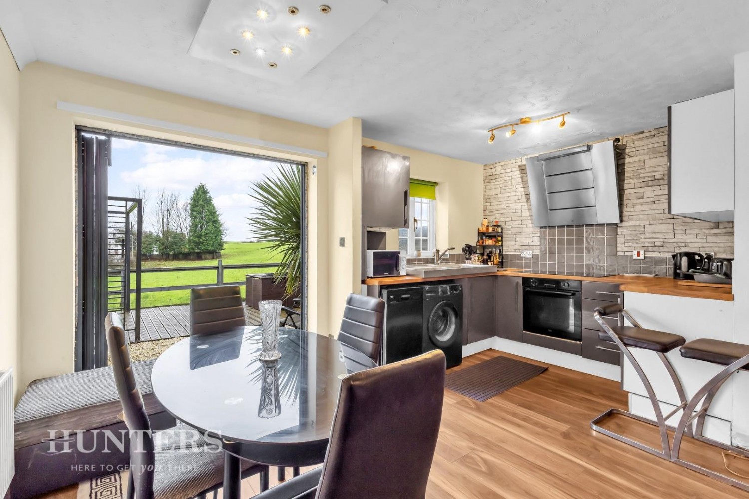 Summerfield View, Oldham