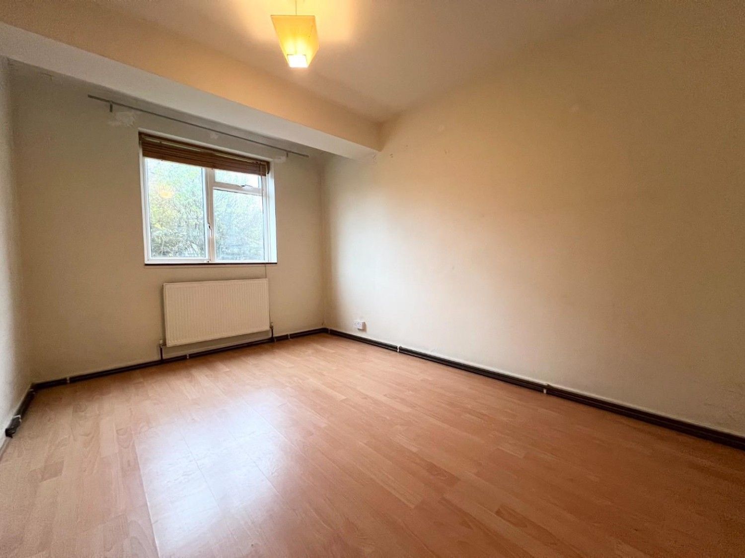 Walnut Tree Road, Brentford