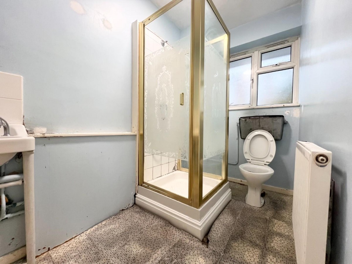 Walnut Tree Road, Brentford