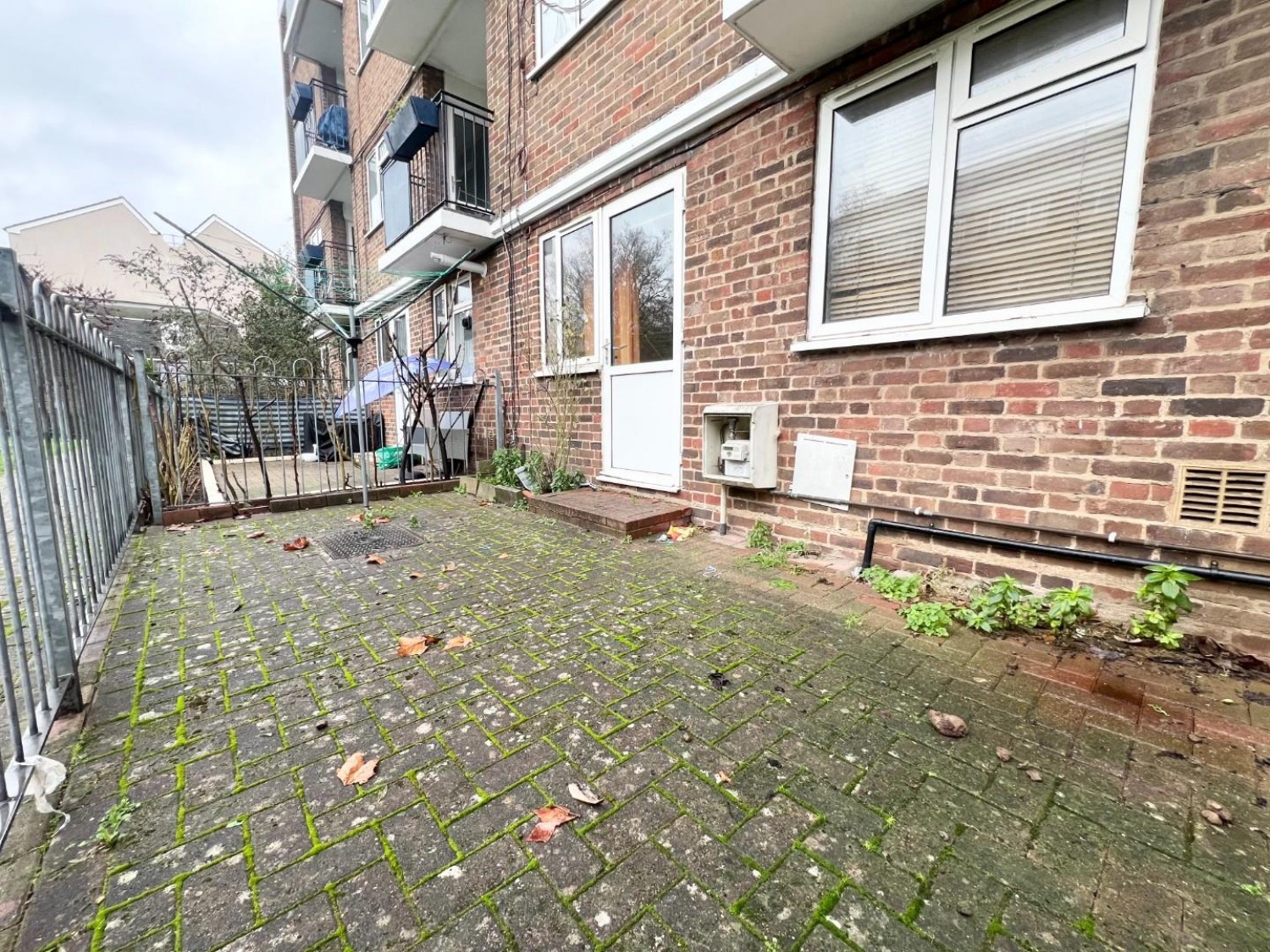 Walnut Tree Road, Brentford