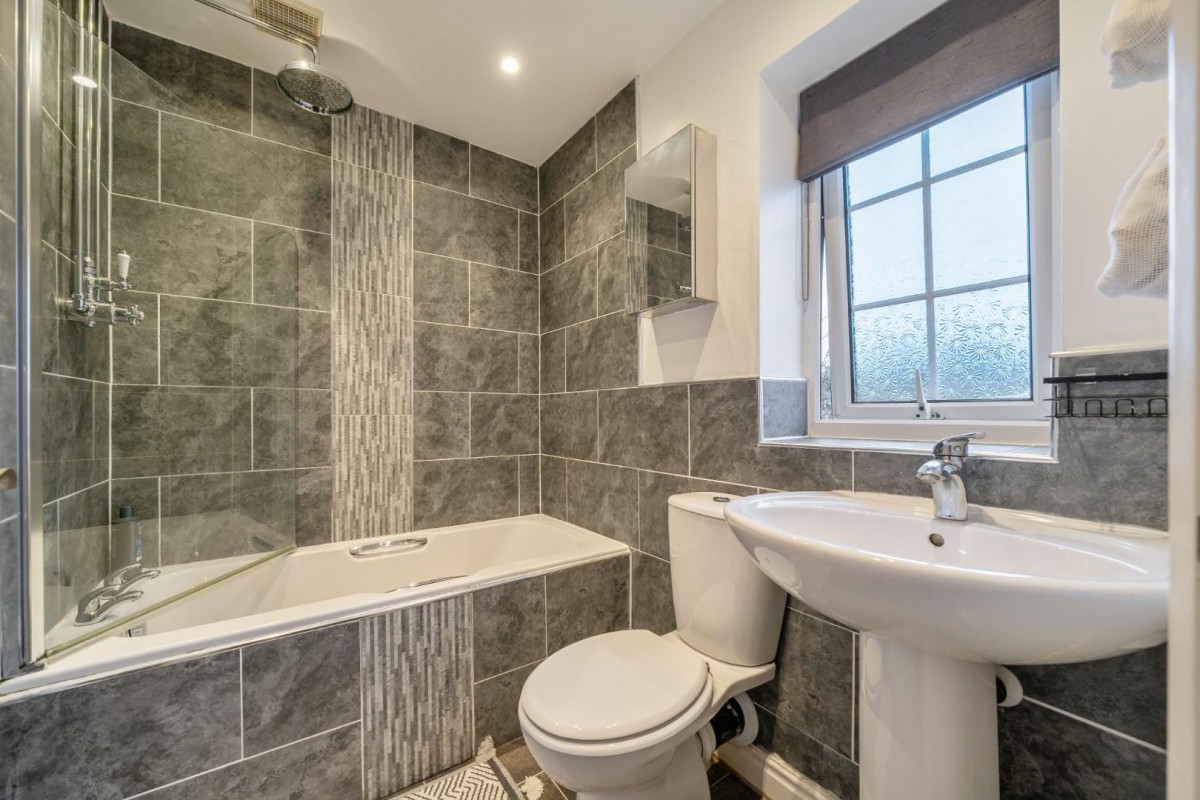 Fourth Avenue, Wetherby