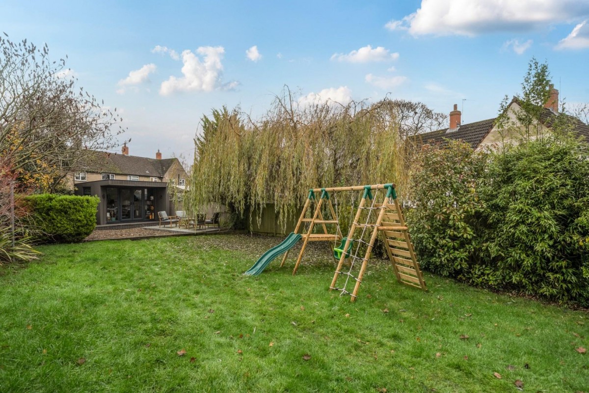 Fourth Avenue, Wetherby