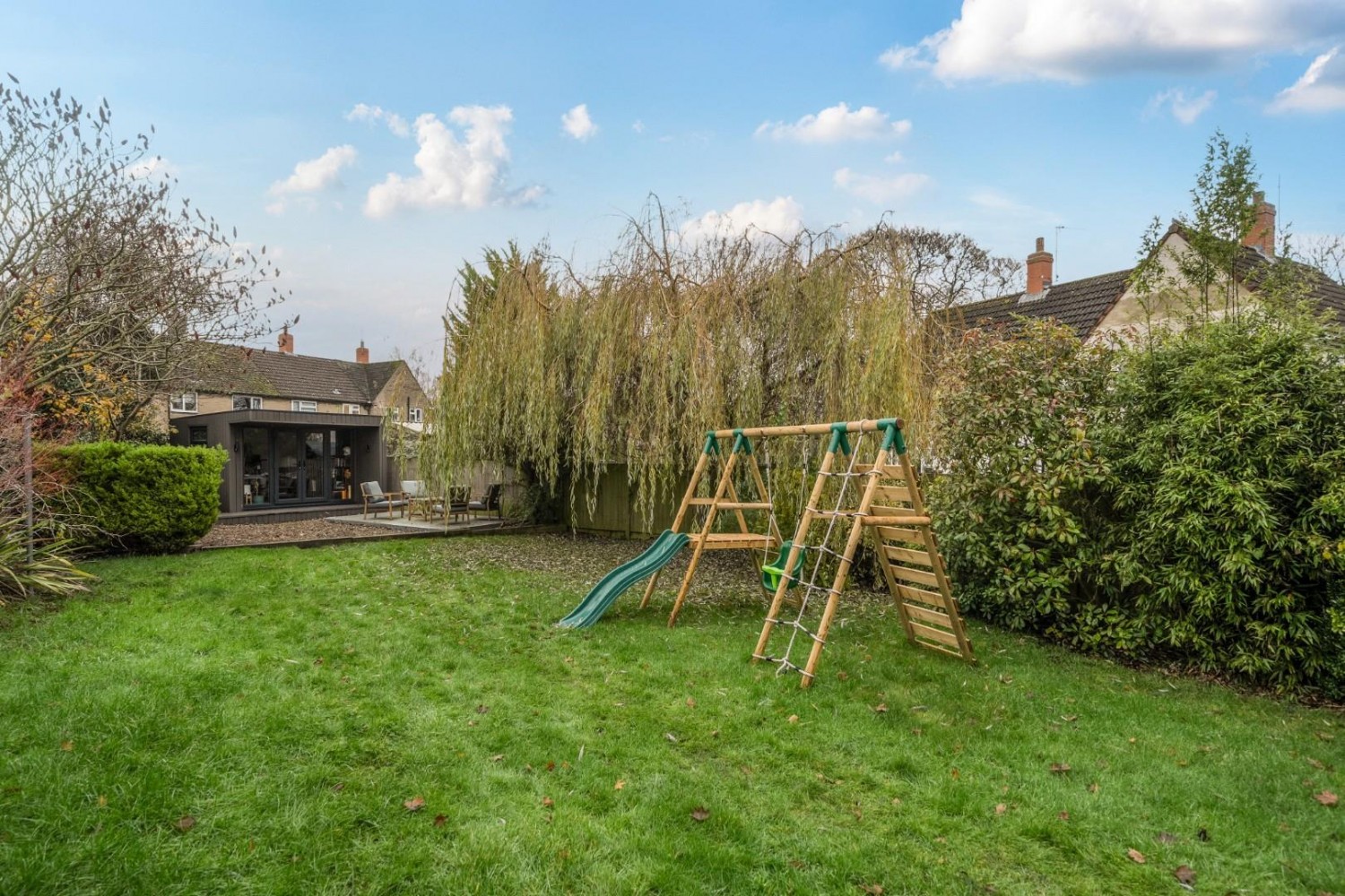 Fourth Avenue, Wetherby