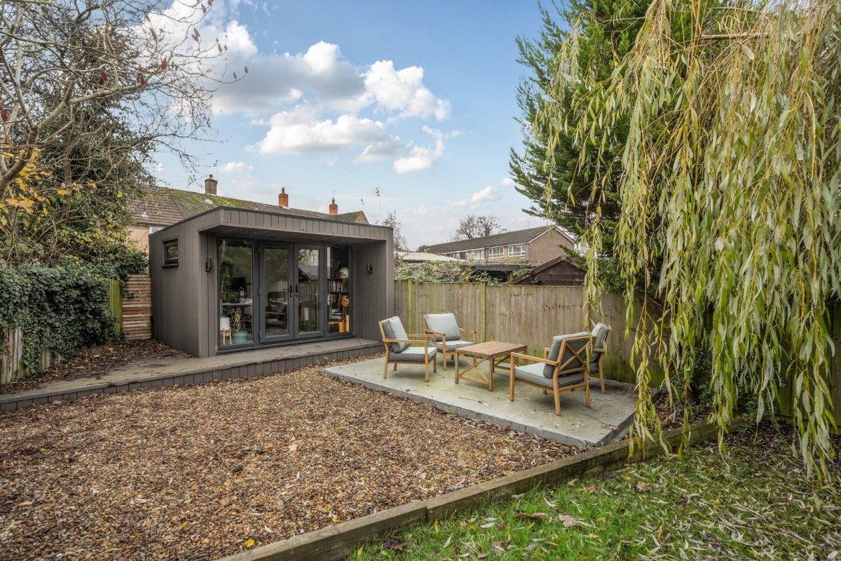 Fourth Avenue, Wetherby