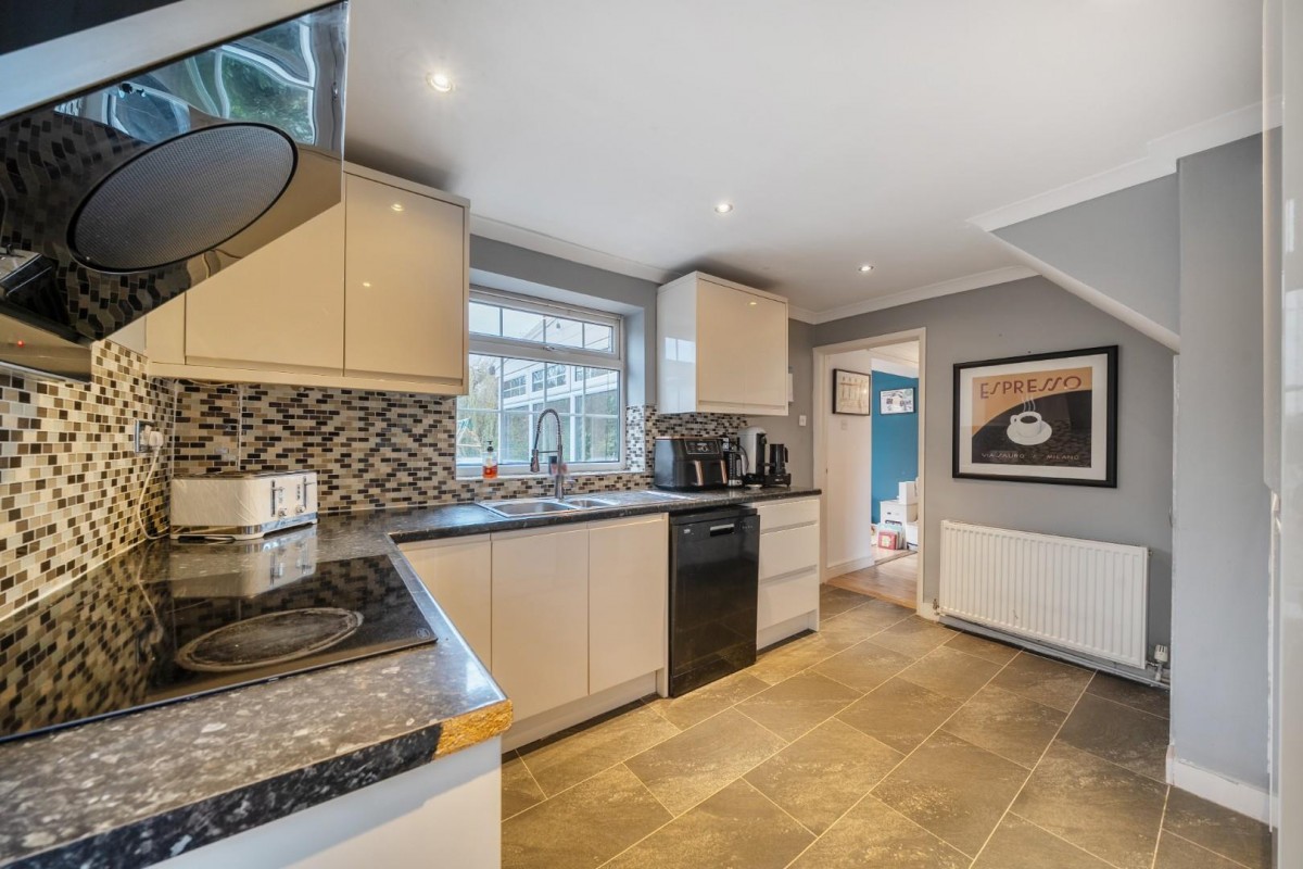 Fourth Avenue, Wetherby