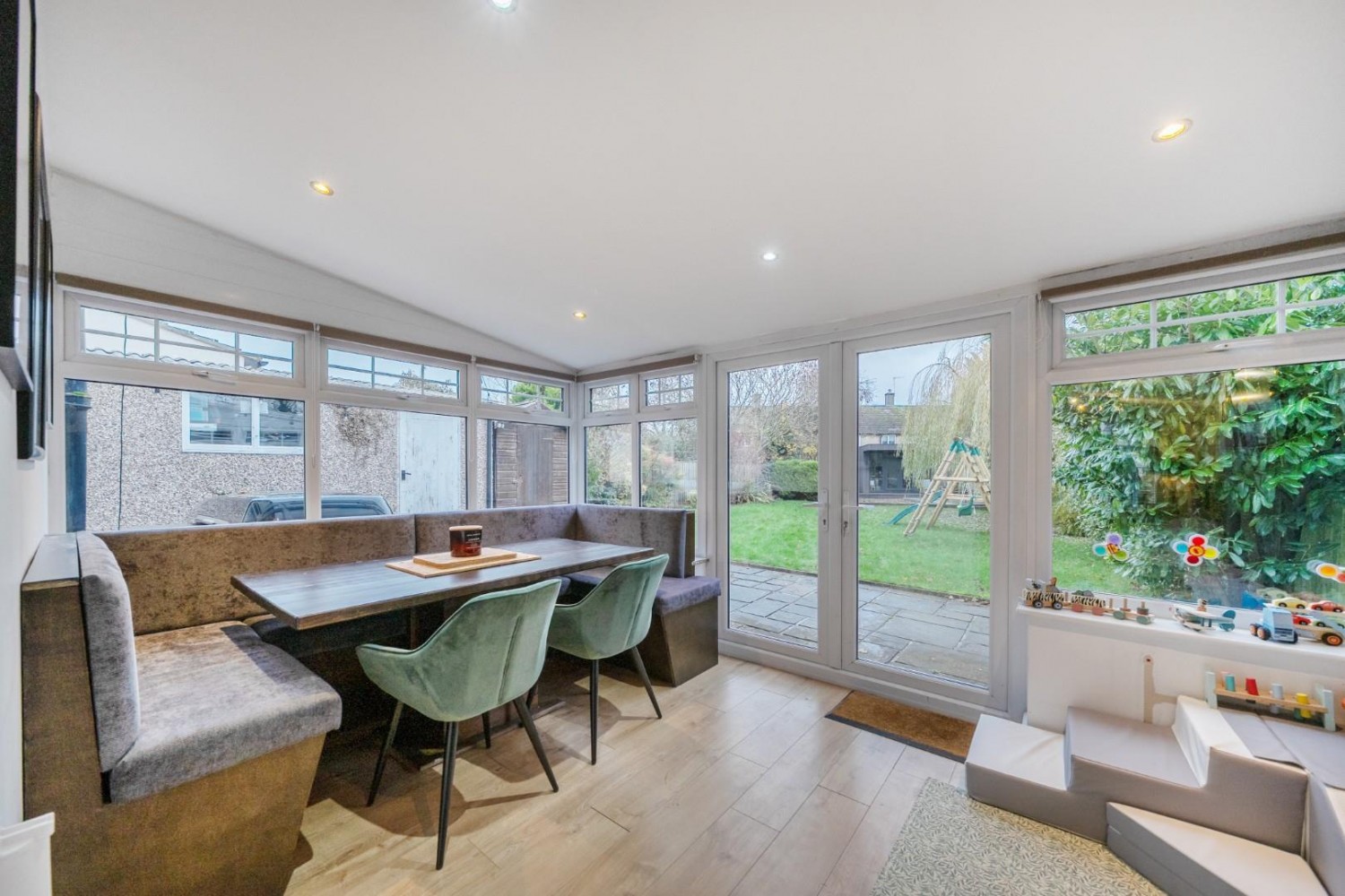 Fourth Avenue, Wetherby