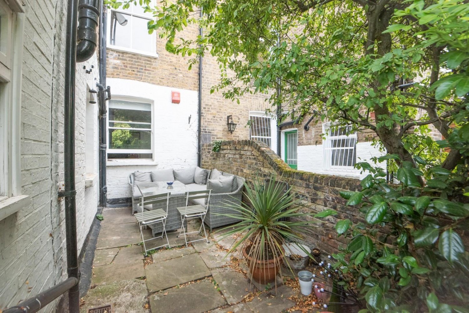 Albion Road, London, N16