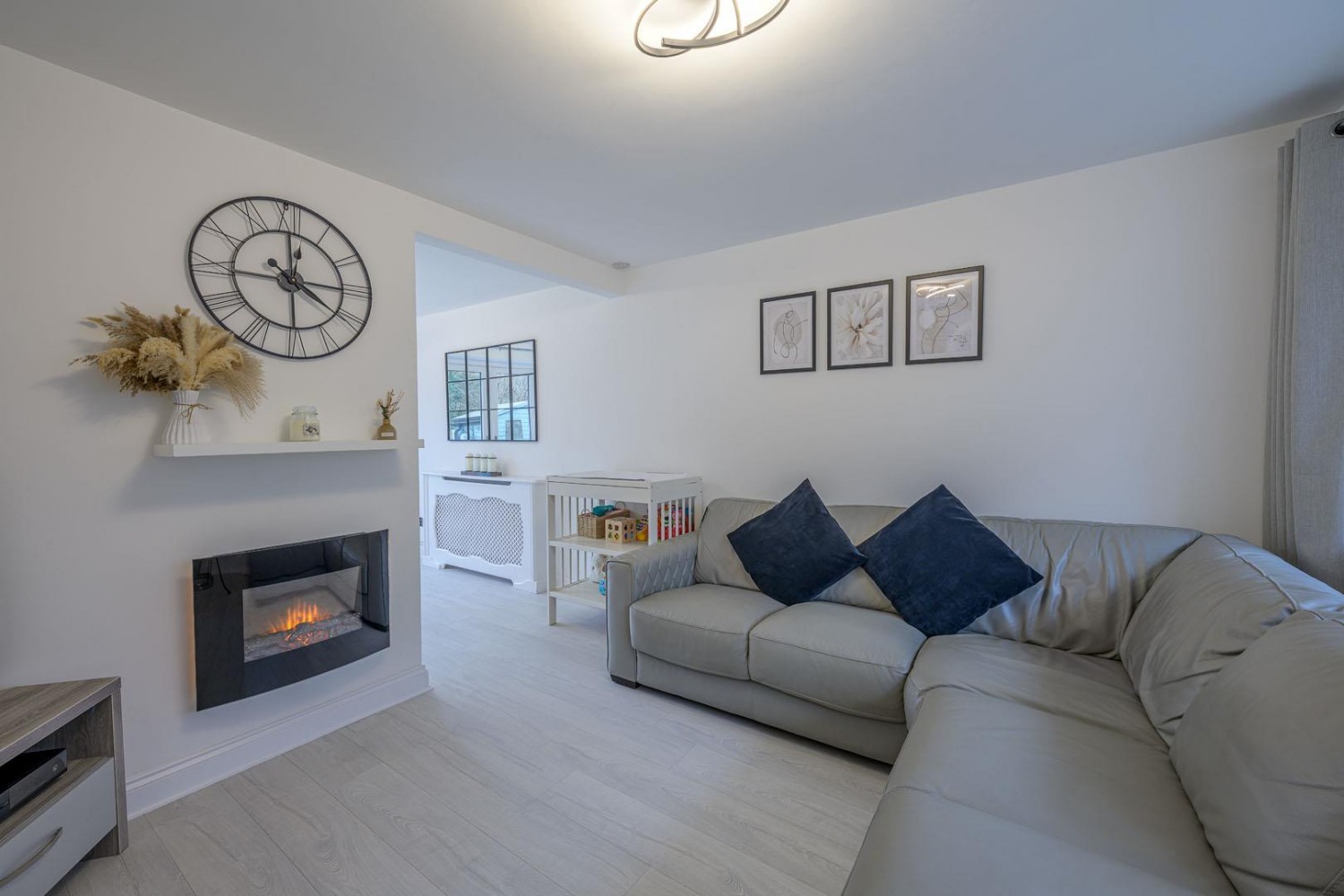 Chelford Crescent, Kingswinford, DY6 8PB