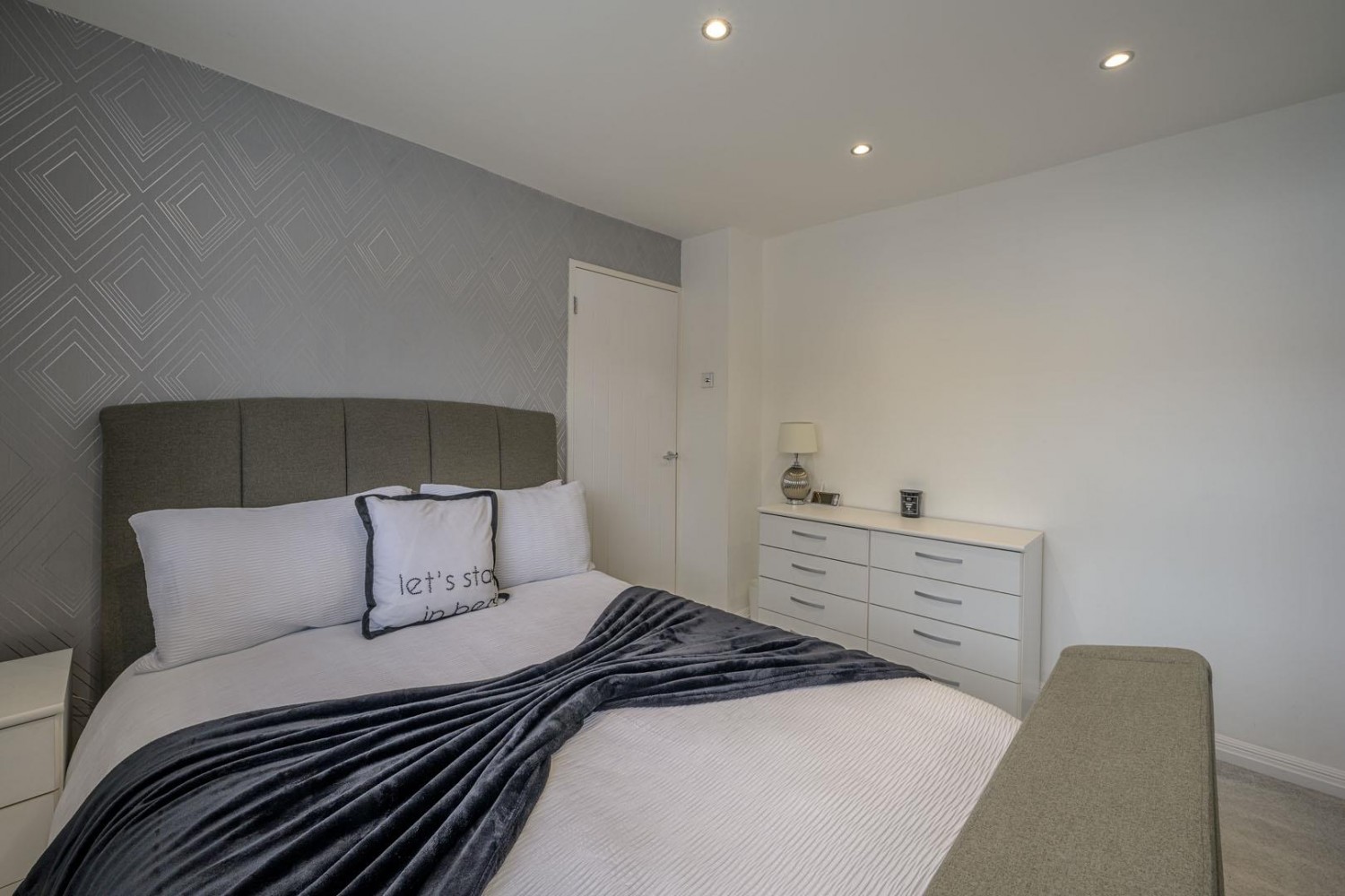 Chelford Crescent, Kingswinford, DY6 8PB