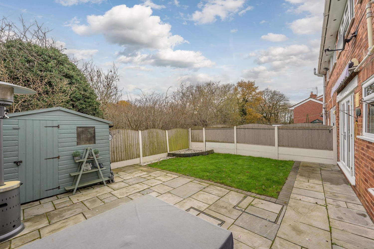 Chelford Crescent, Kingswinford, DY6 8PB