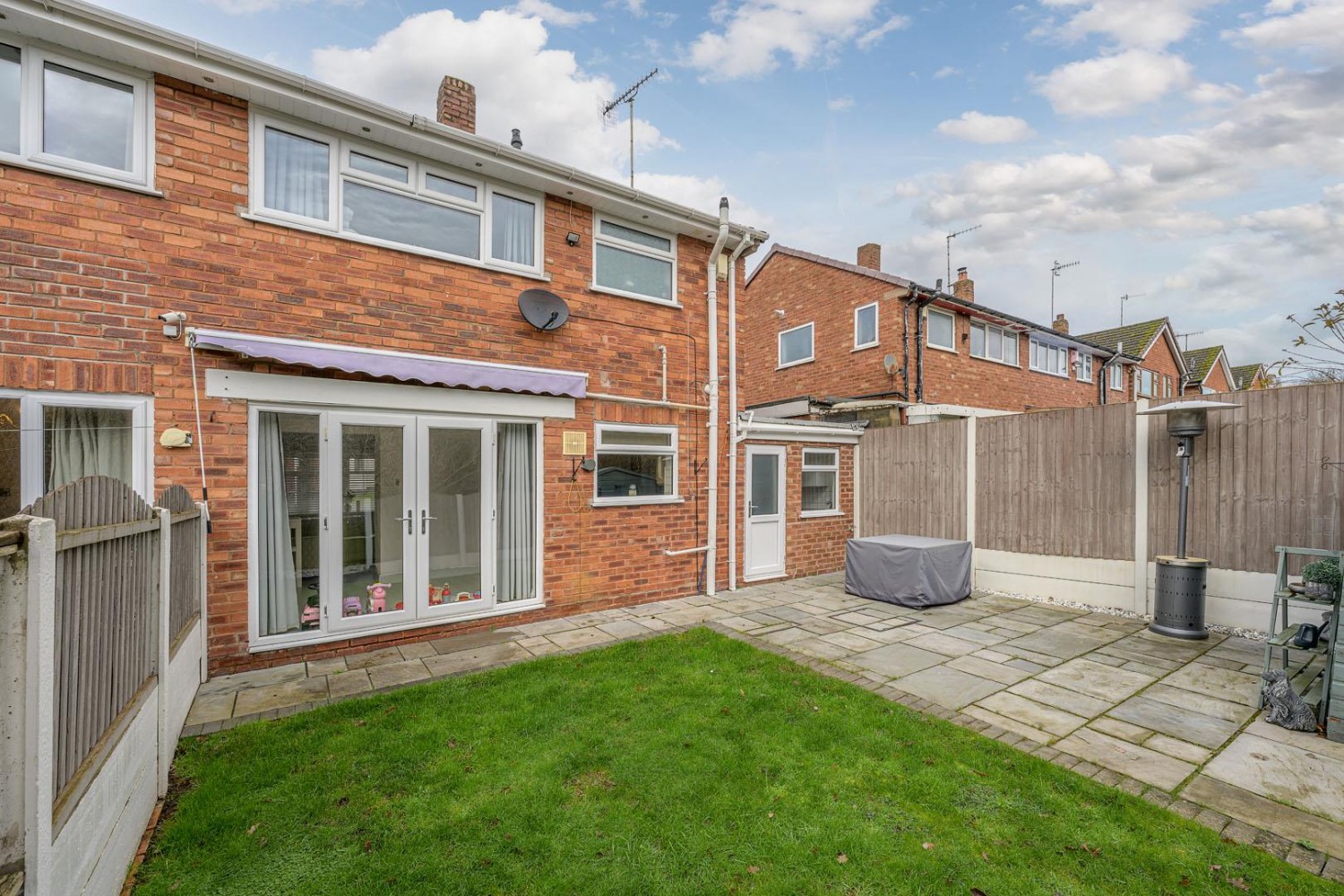 Chelford Crescent, Kingswinford, DY6 8PB