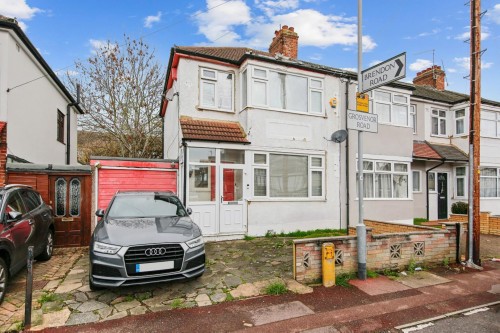 Grosvenor Road, Dagenham, RM8
