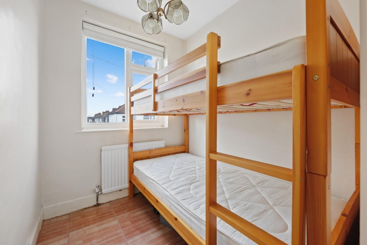 Grosvenor Road, Dagenham, RM8