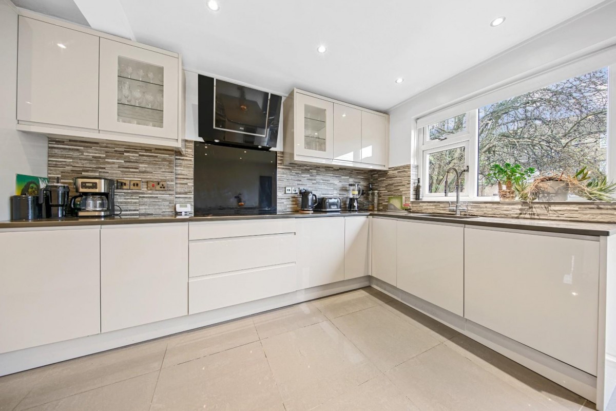 Grosvenor Road, Dagenham, RM8