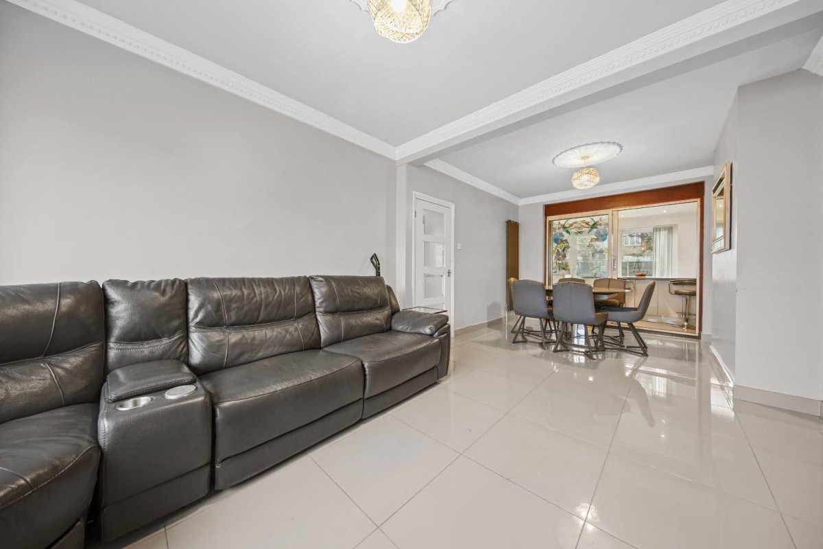 Grosvenor Road, Dagenham, RM8