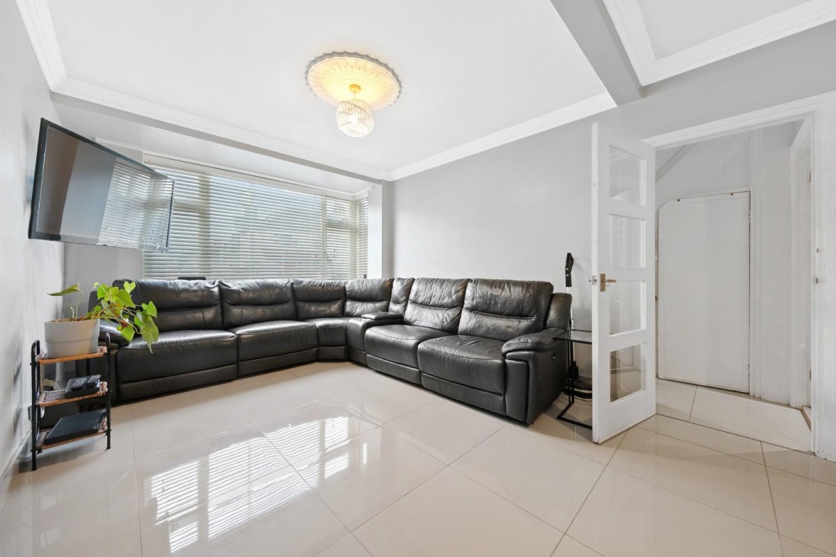 Grosvenor Road, Dagenham, RM8