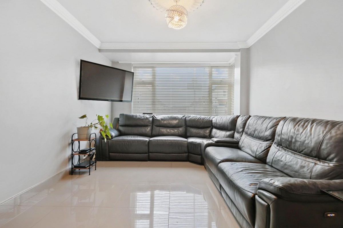 Grosvenor Road, Dagenham, RM8