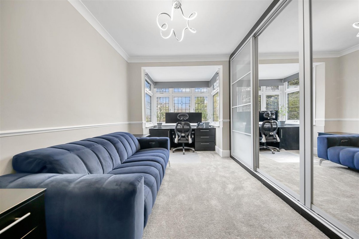 Longwood Gardens Clayhall IG5