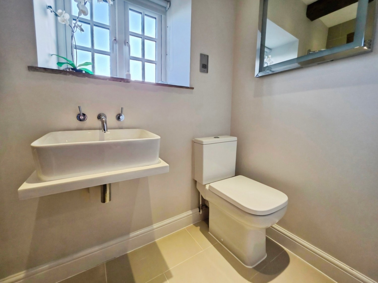 Marsh Road, Leonard Stanley