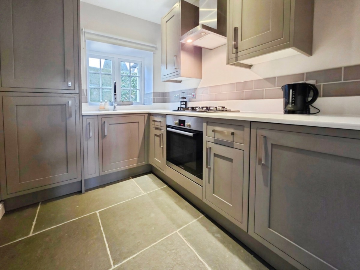 Marsh Road, Leonard Stanley