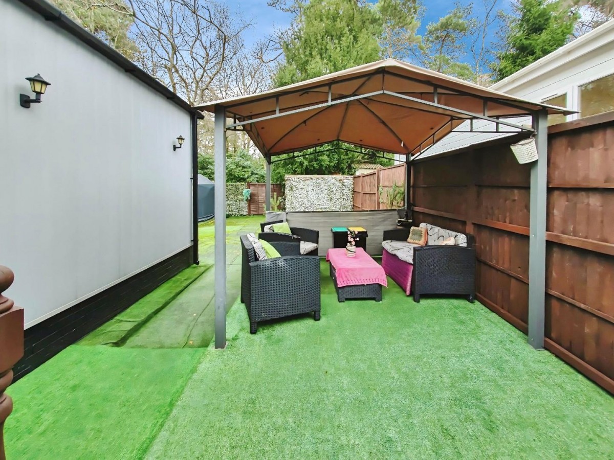 Nine Mile Ride, Finchampstead, Wokingham