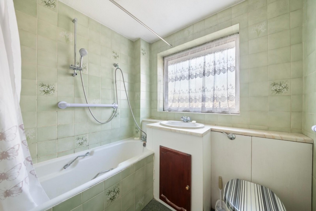 Compton Road, Hayes, UB3 2AZ