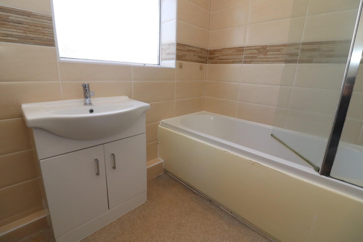 Florence Avenue, Bolton