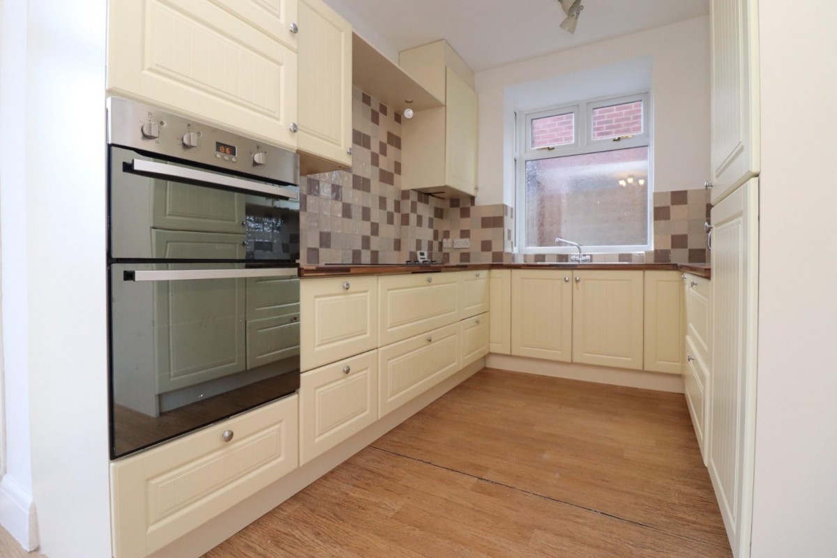 Florence Avenue, Bolton