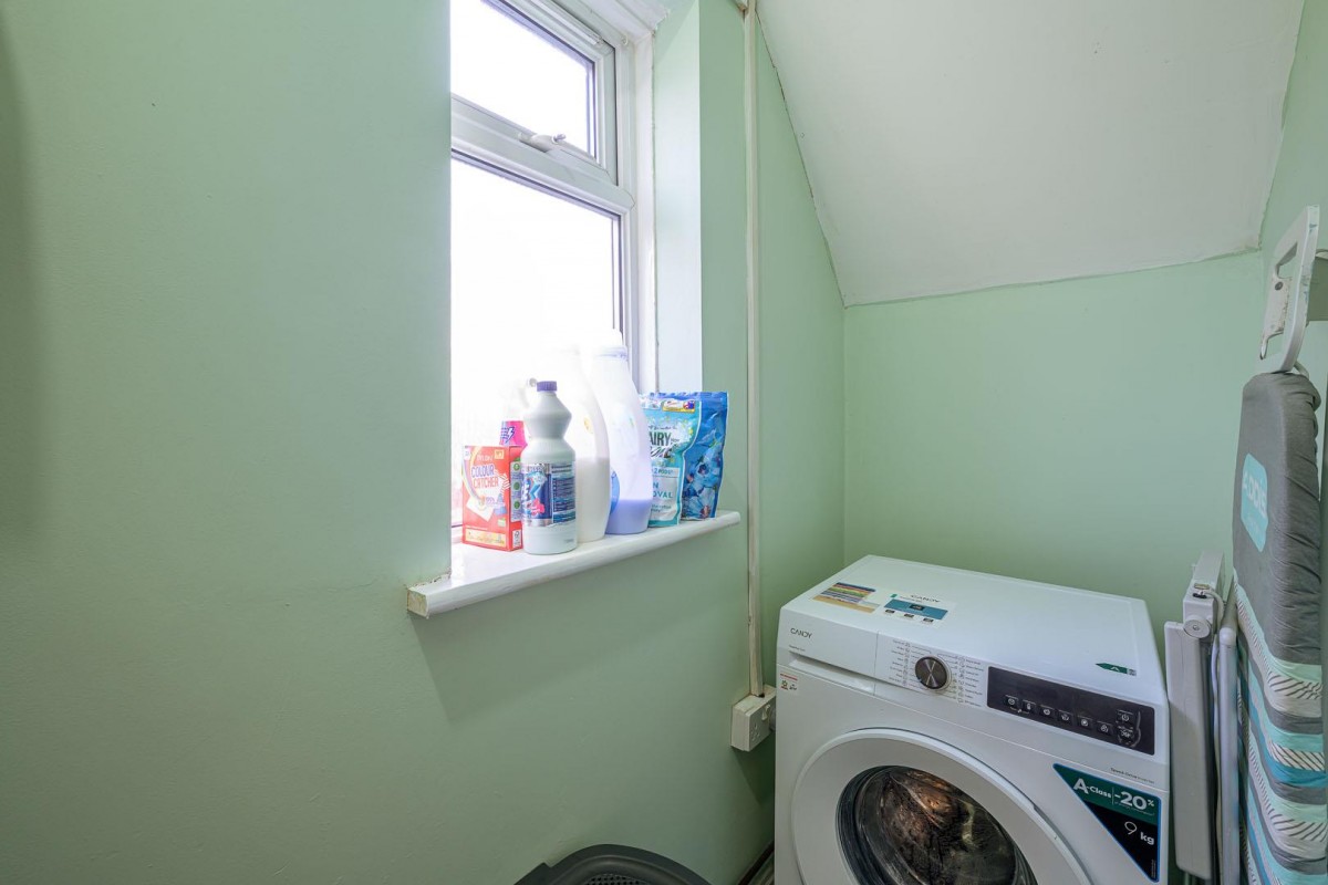 Beecher Road East, Halesowen, B63 2EB