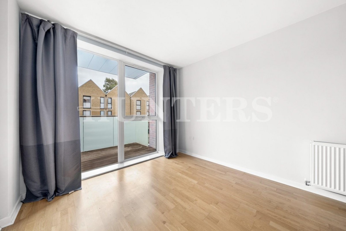 Bathurst Square, London, N15