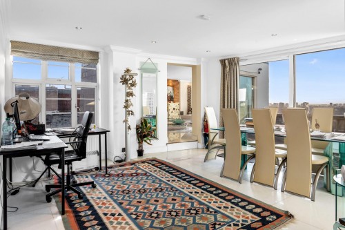 College Crescent, London