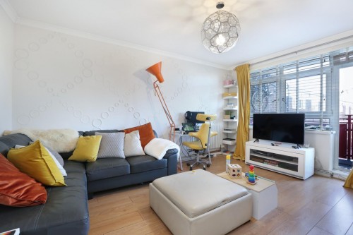 Edmond Court, Dennetts Road