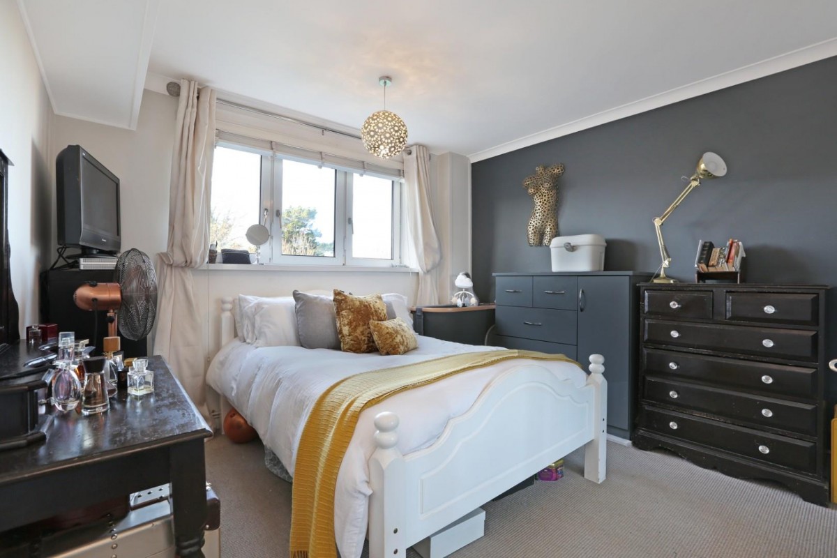 Edmond Court, Dennetts Road