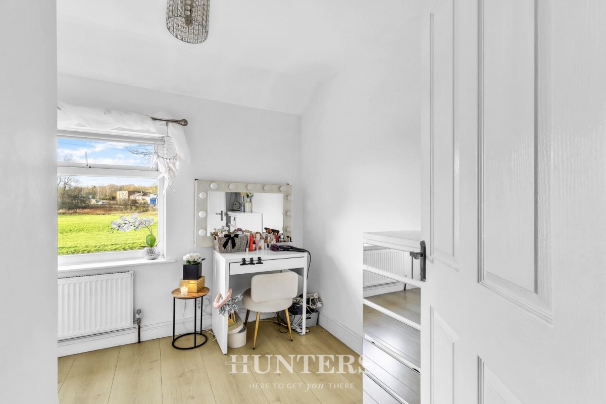 Kelvin Avenue, Middleton M24