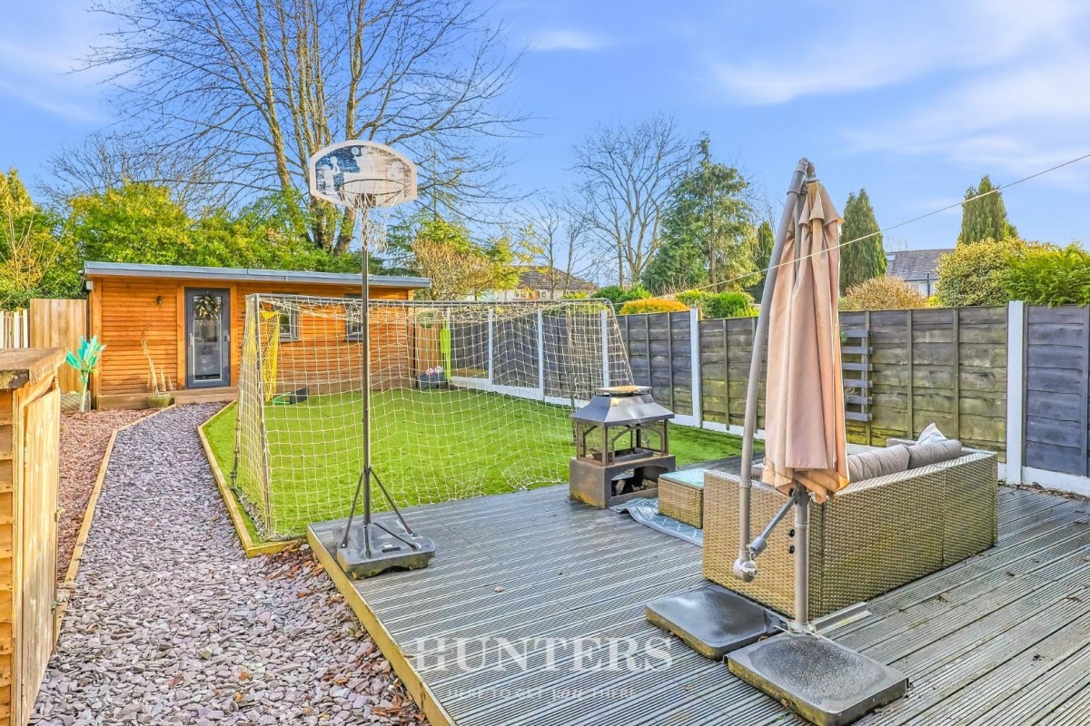 Kelvin Avenue, Middleton M24