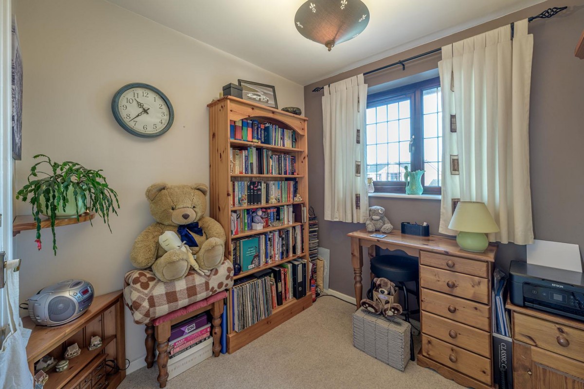 Ploverdale Crescent, Kingswinford, DY6 8XU