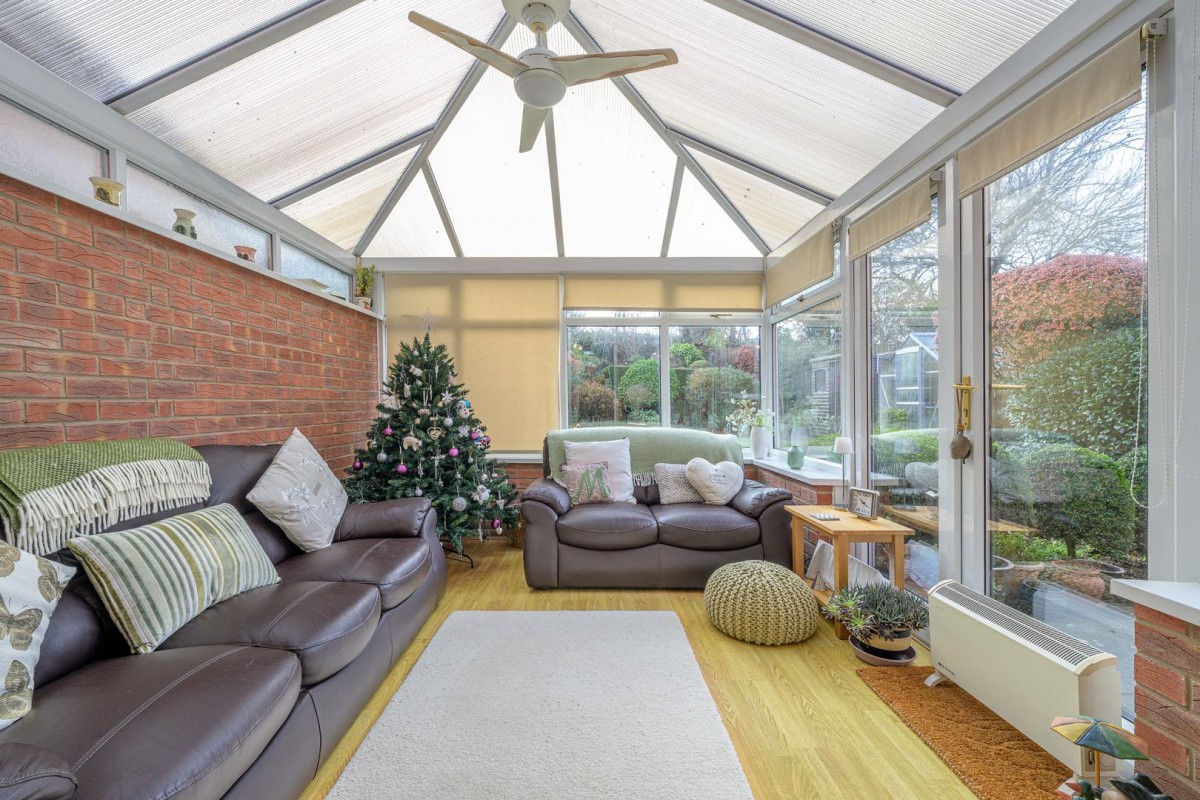 Ploverdale Crescent, Kingswinford, DY6 8XU