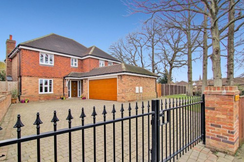 ST MICHAELS, TENTERDEN