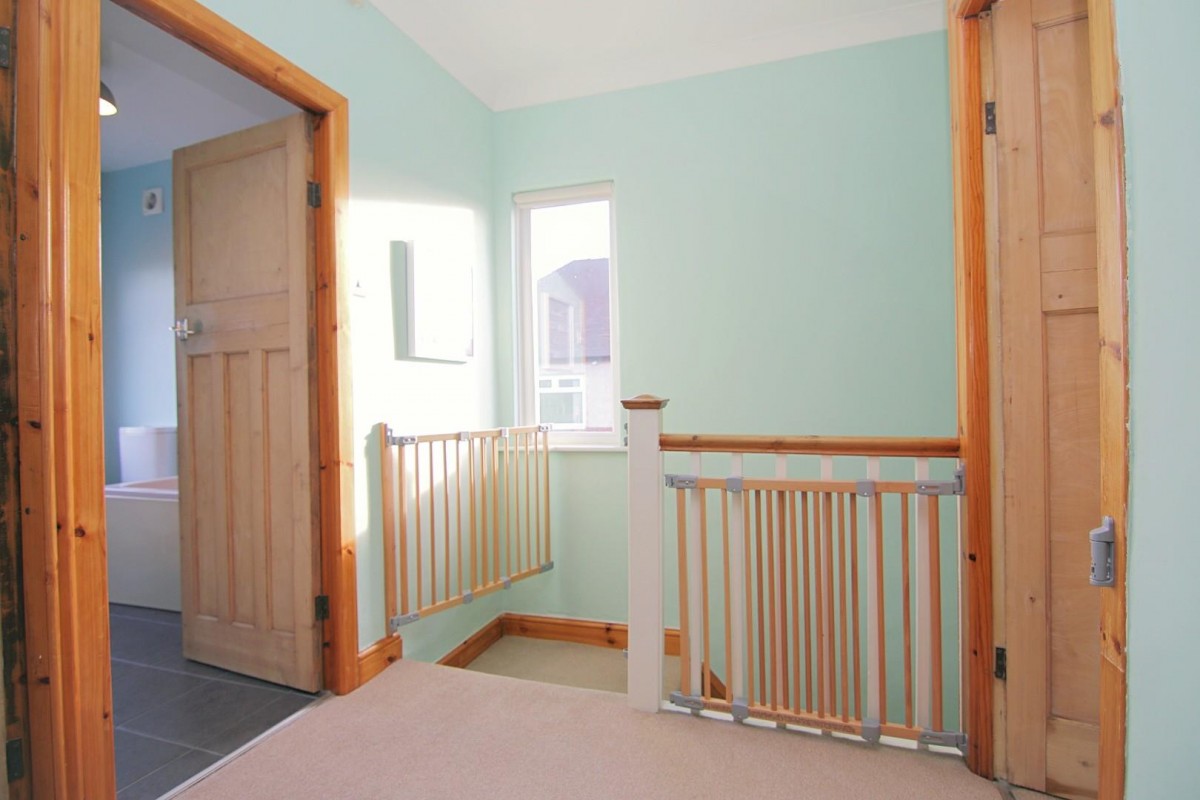 South Drive, Farsley