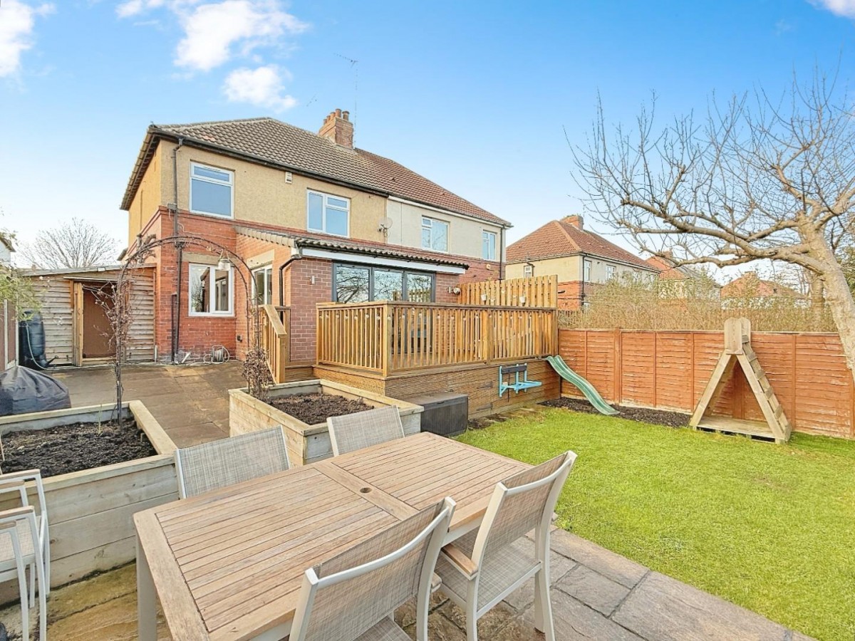 South Drive, Farsley