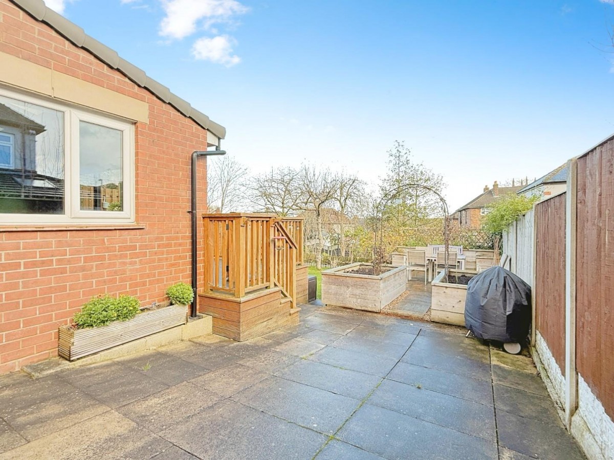 South Drive, Farsley