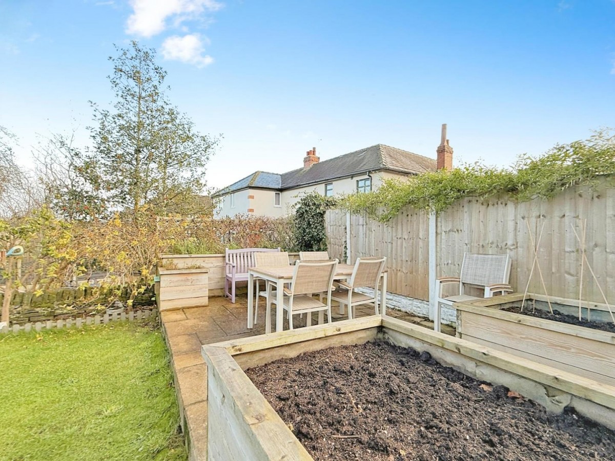 South Drive, Farsley