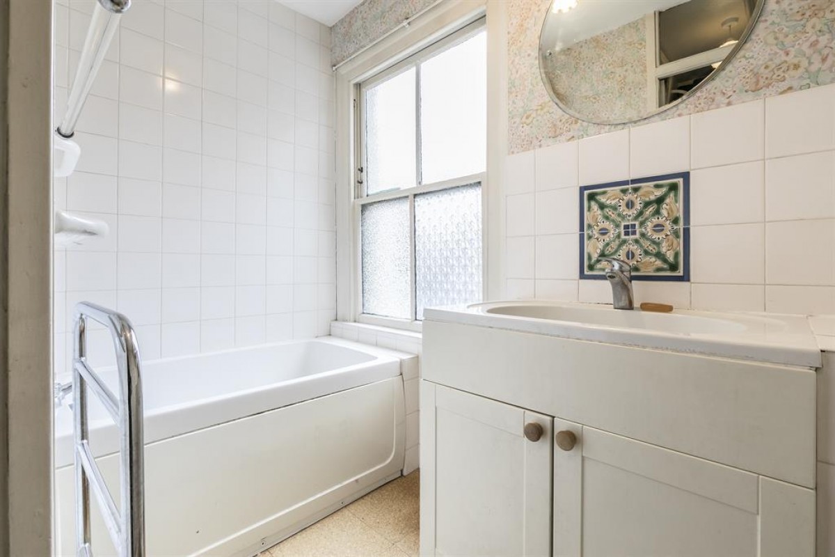 Queen Elizabeth's Walk, London, N16