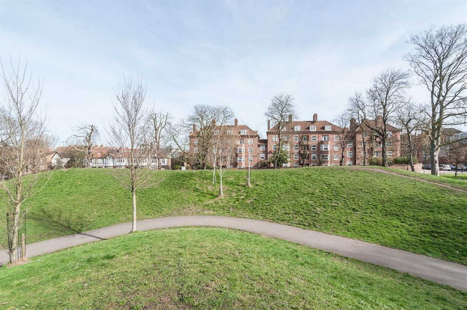 Queen Elizabeth's Walk, London, N16