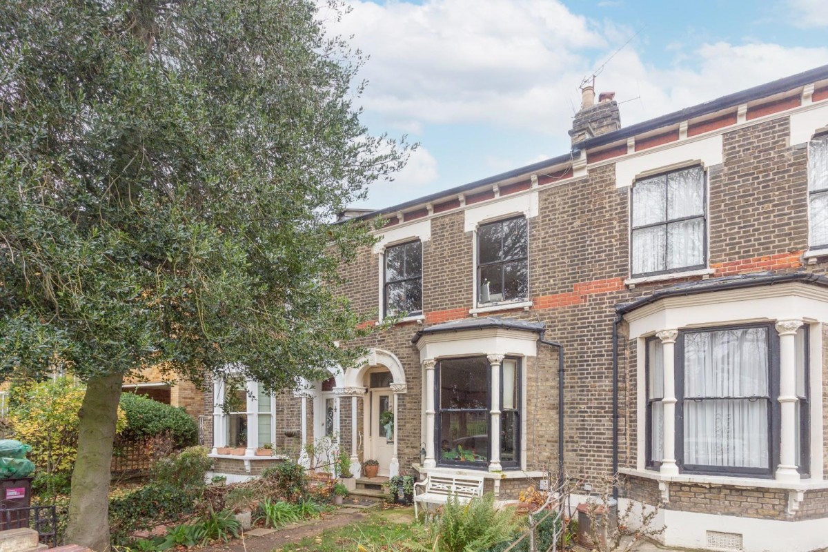 Queen Elizabeth's Walk, London, N16